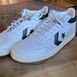 Converse leather white and dk green sneakers sz 11.5